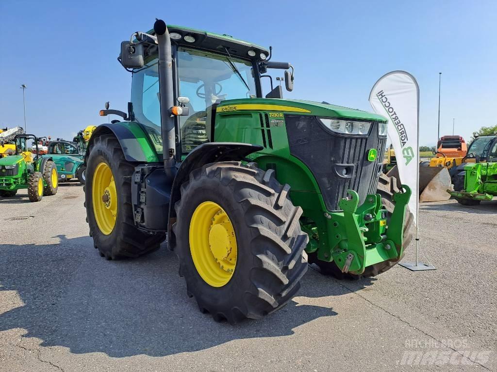 John Deere 7230 R Traktorid