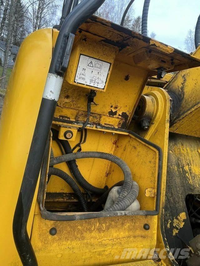JCB JS 200 LC Roomikekskavaatorid