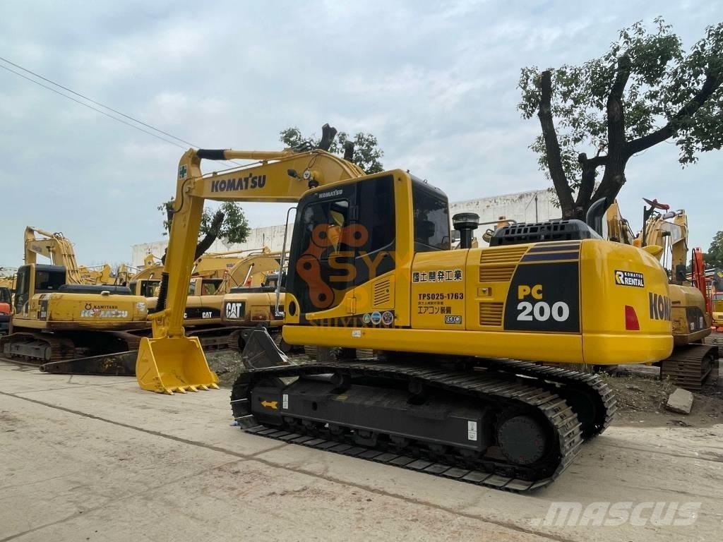 Komatsu PC 200 Roomikekskavaatorid