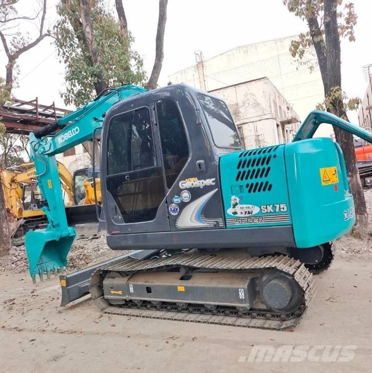 Kobelco SK 75 Väikeekskavaatorid 7t-12t