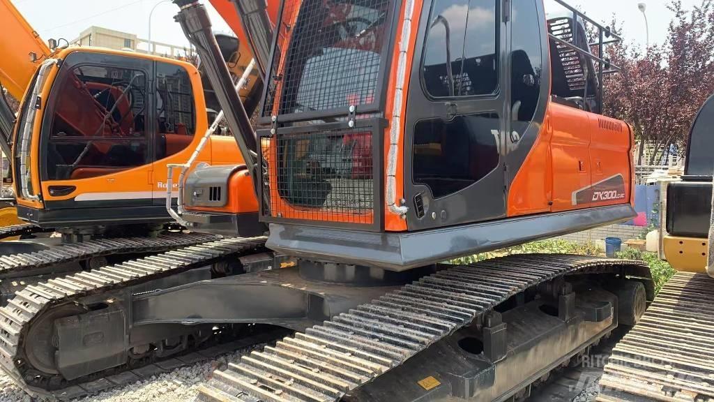 Doosan DX300LC-9 Roomikekskavaatorid