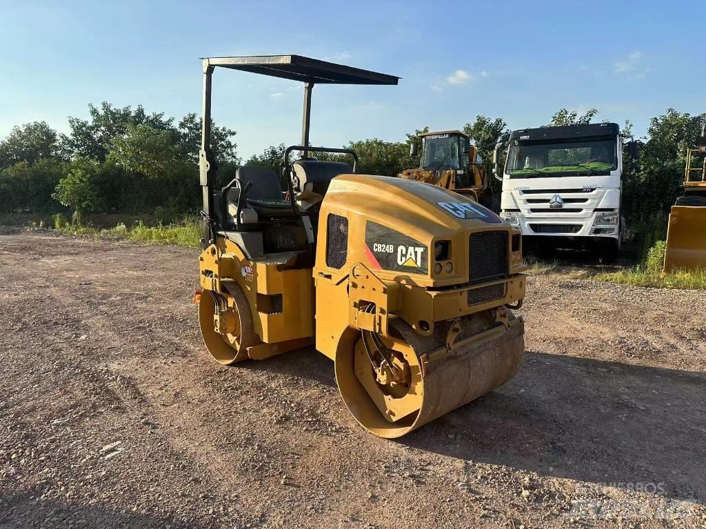 CAT CB 24 B Tandemrullid