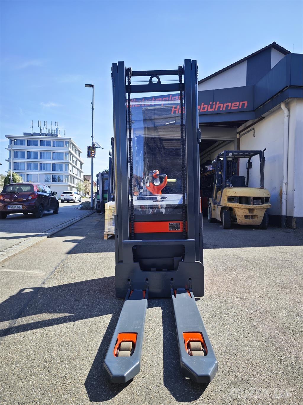 Linde L16 Platvormiga virnastajad