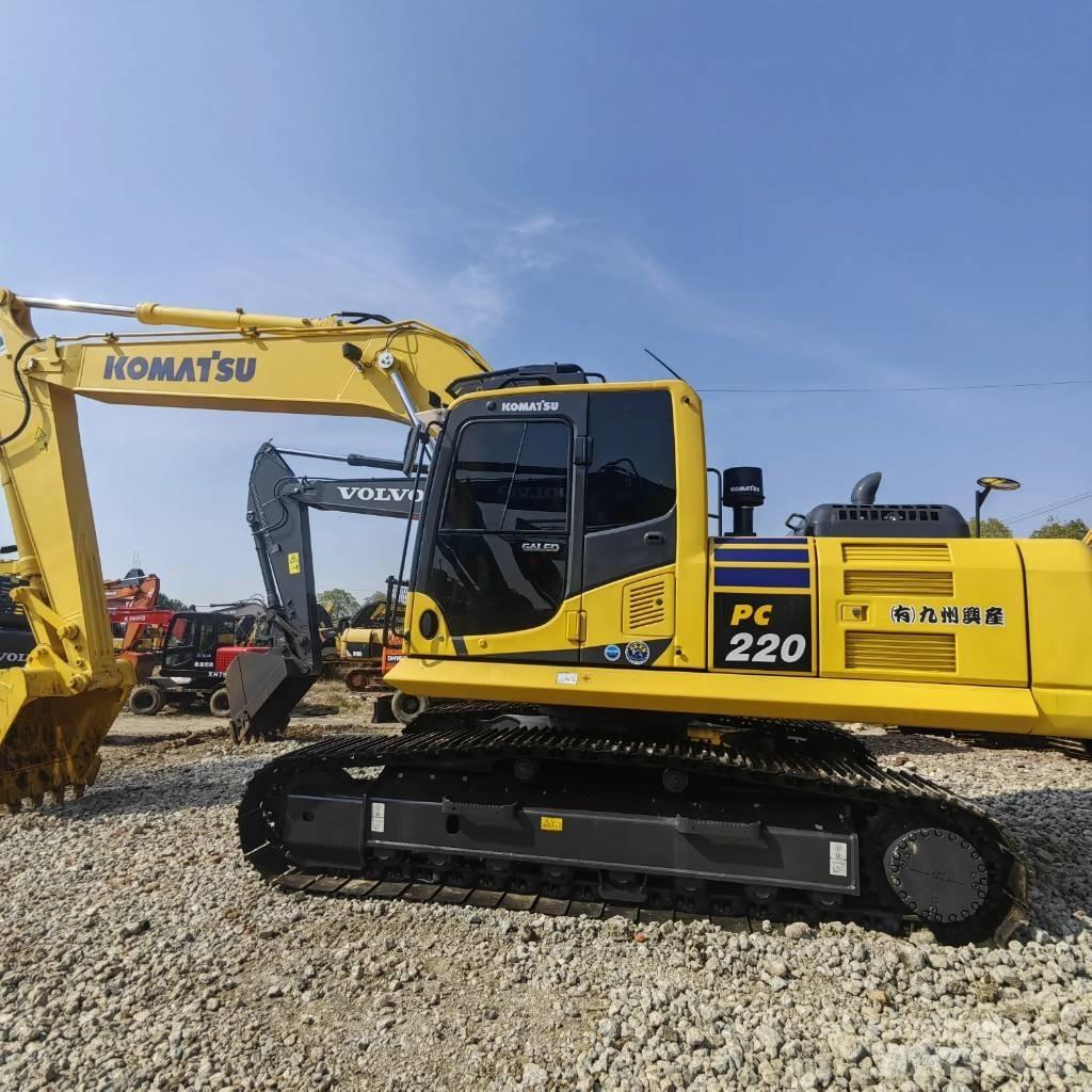 Komatsu PC 220-8 Roomikekskavaatorid