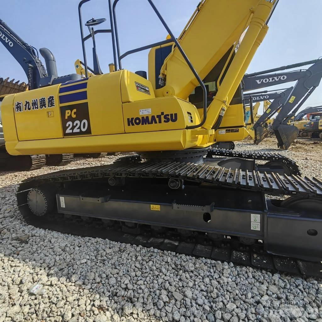 Komatsu PC 220-8 Roomikekskavaatorid