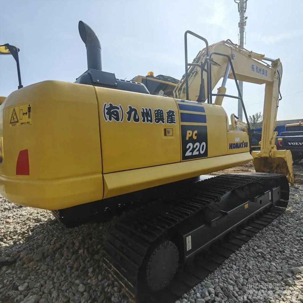 Komatsu PC 220-8 Roomikekskavaatorid