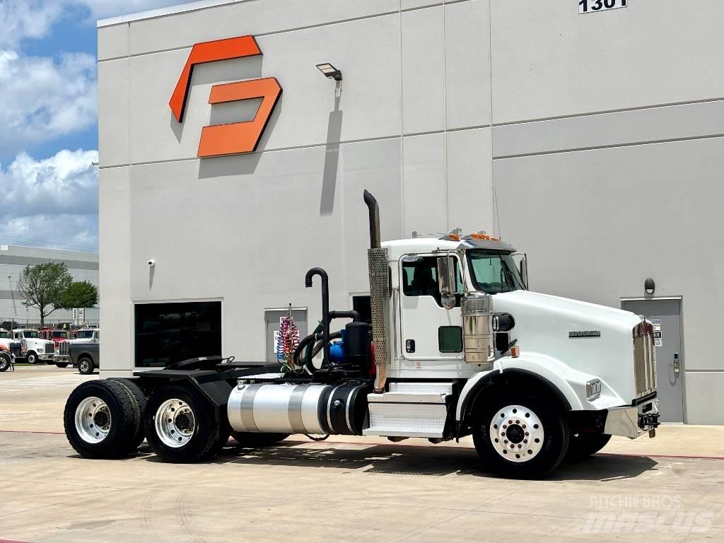 Kenworth T 800 Sadulveokid