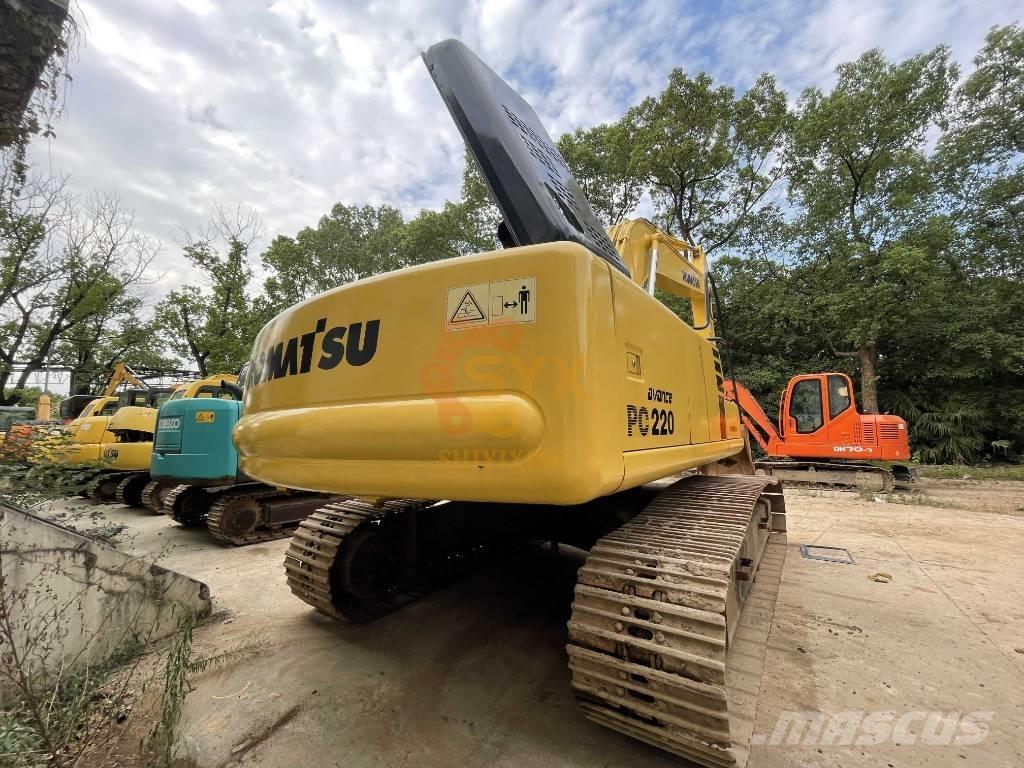 Komatsu PC 220-6 Roomikekskavaatorid