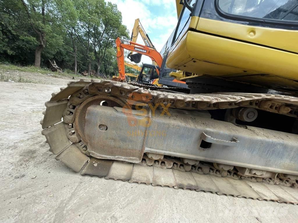 Komatsu PC 220-6 Roomikekskavaatorid