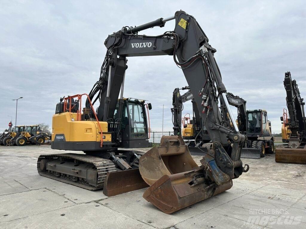 Volvo ECR235EL Roomikekskavaatorid