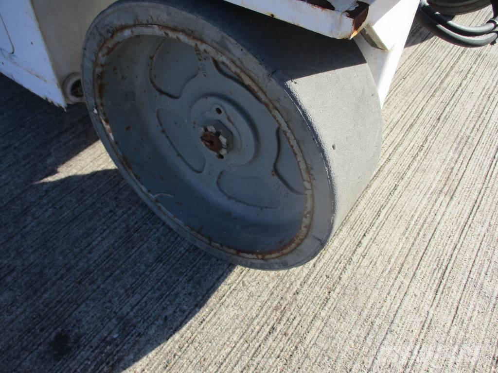 Genie GS 2046 (163) Käärtõstukid