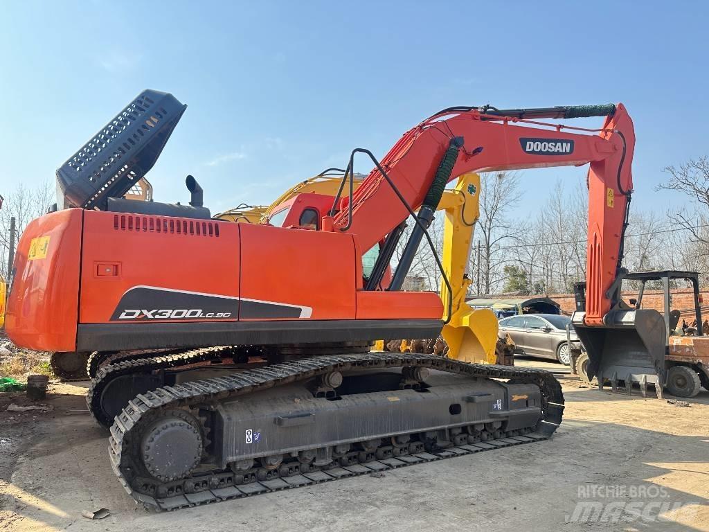 Doosan DX 300 LC Roomikekskavaatorid