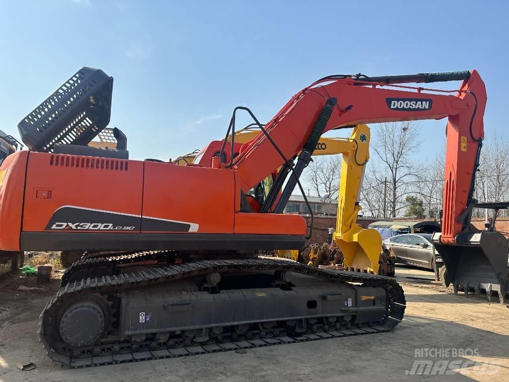 Doosan DX 300 LC Roomikekskavaatorid