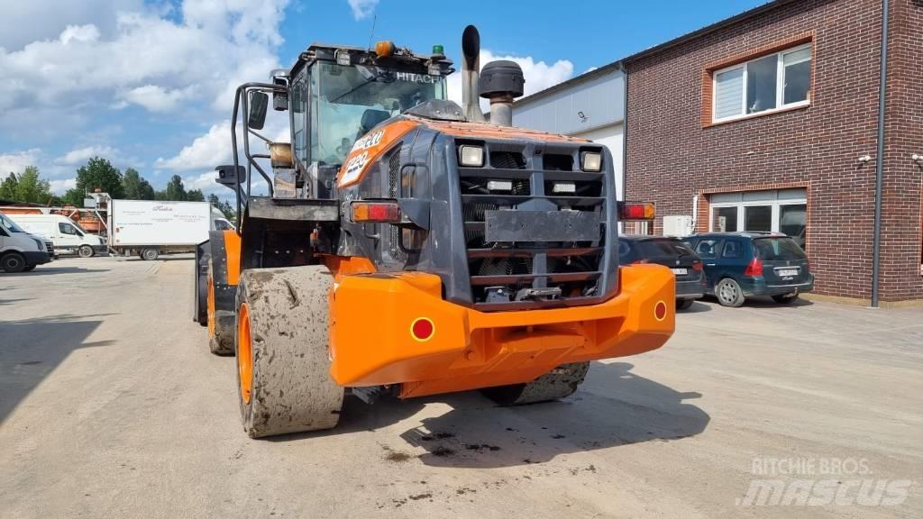 Hitachi ZW 220-6 Rataslaadurid