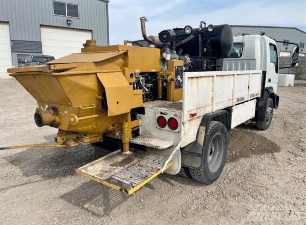 International CF600 Betooni pumpautod