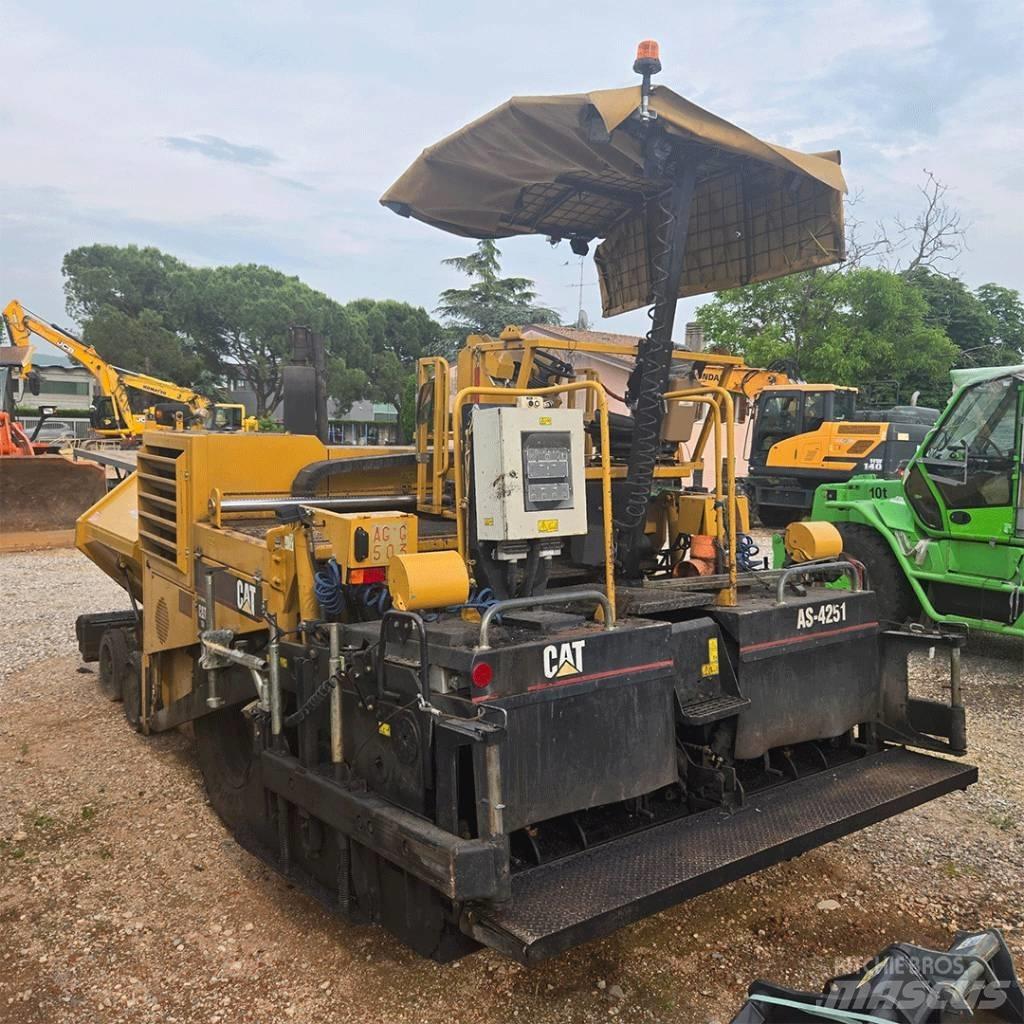 CAT AP 600 Asfaldilaoturid