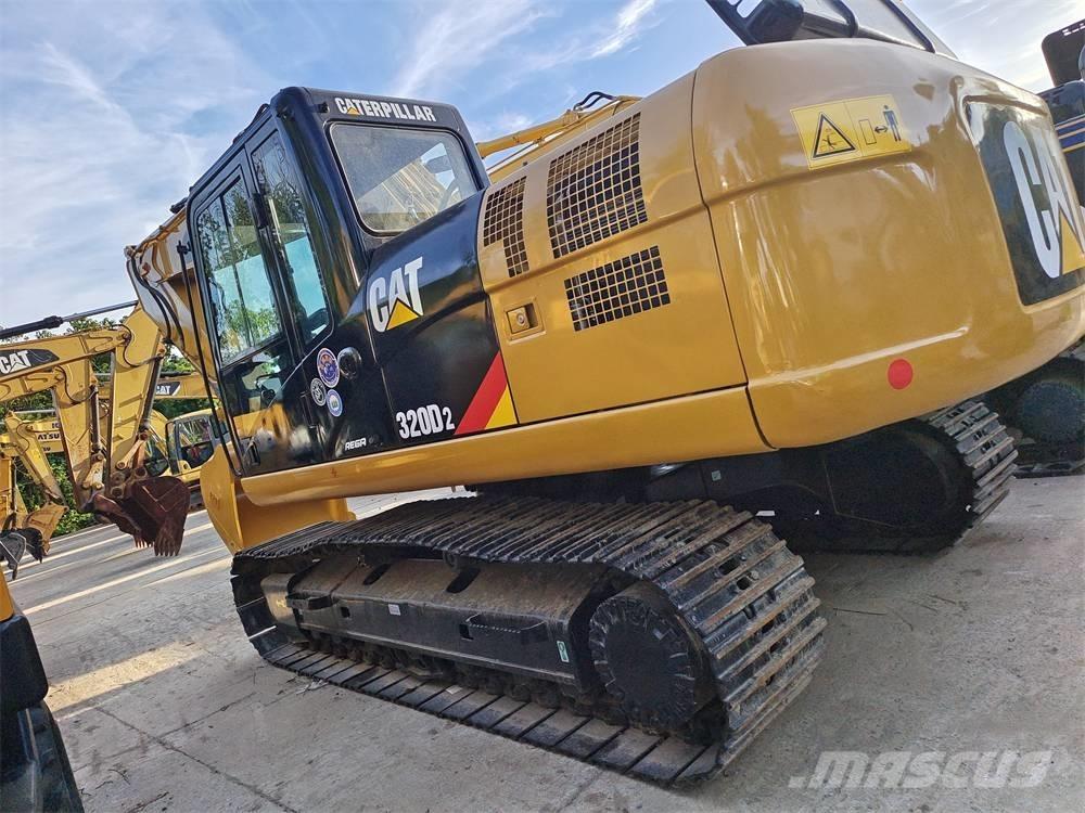 CAT 320 D Roomikekskavaatorid