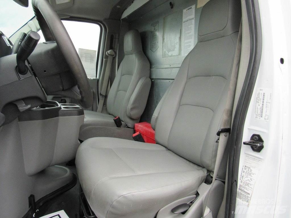 Ford E-350 Furgoonautod