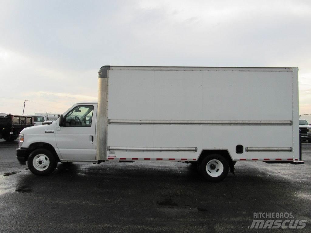 Ford E-350 Furgoonautod