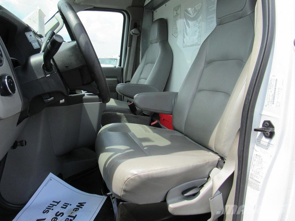 Ford E-350 Furgoonautod