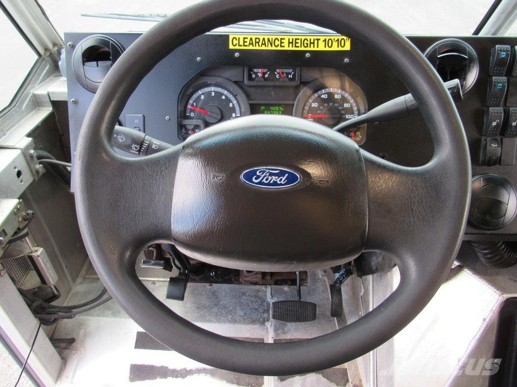 Ford E-450 Furgoonautod