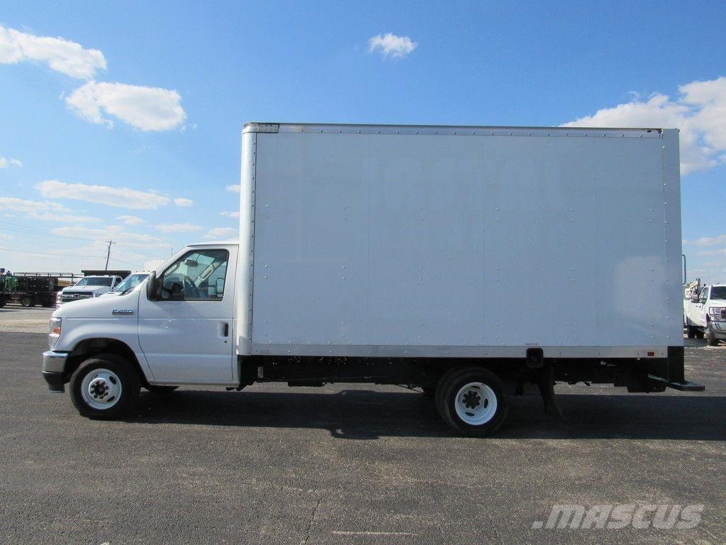 Ford E-450 Furgoonautod