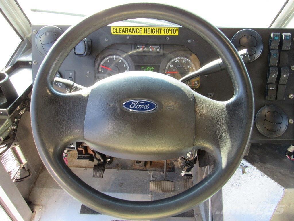 Ford E-450 Furgoonautod