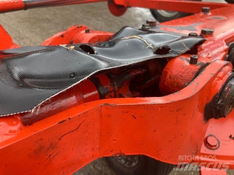 Kuhn GF8702T Vaalutid ja kaarutid