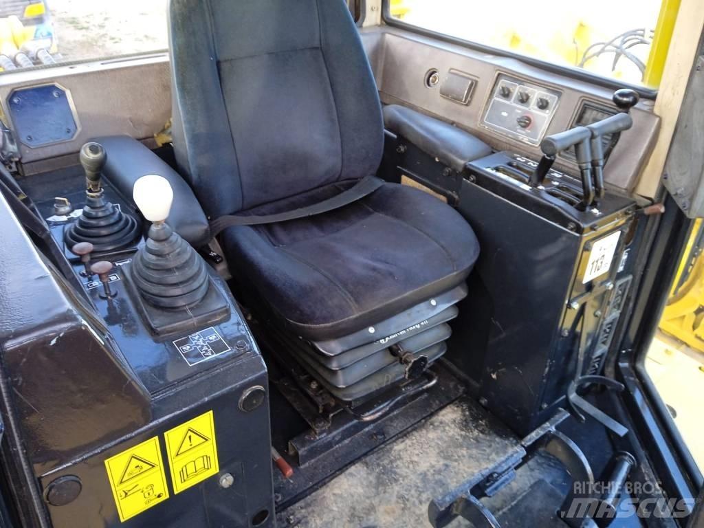 Komatsu D 155 AX-3 Buldooserid