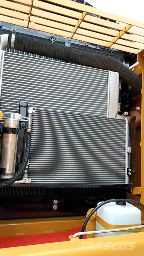 CAT 320DL Roomikekskavaatorid