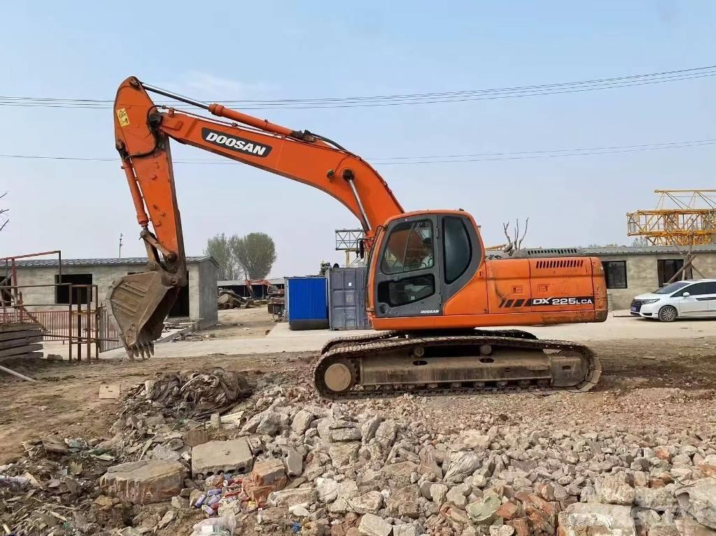 Doosan DX 225 LCA Roomikekskavaatorid