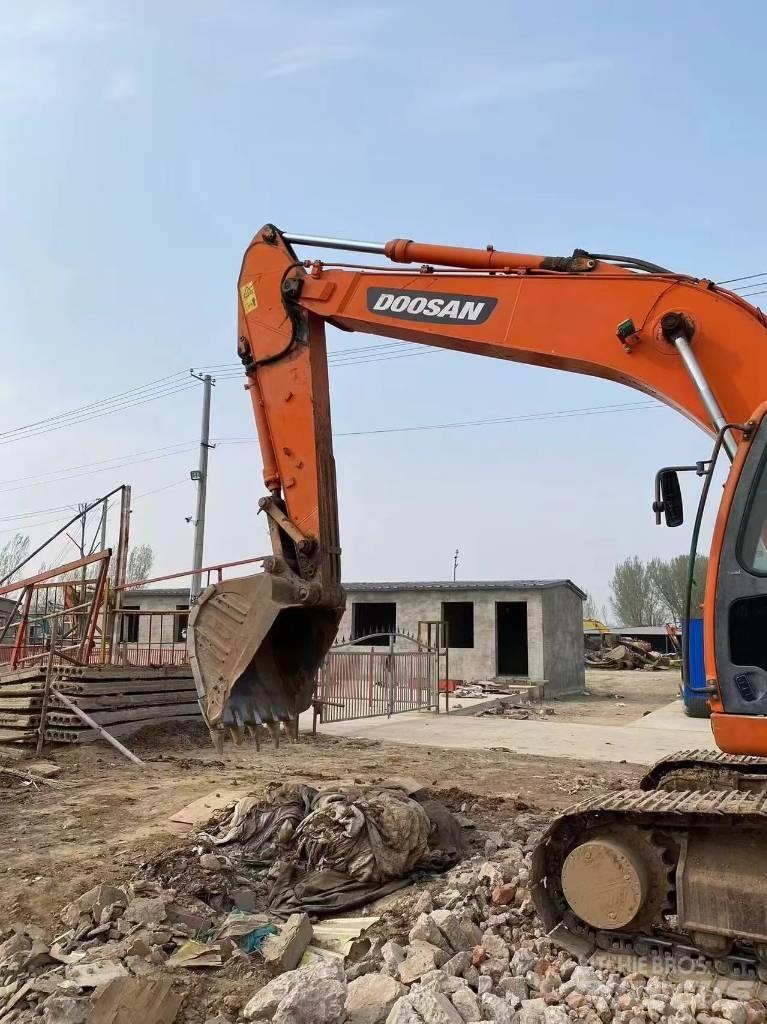 Doosan DX 225 LCA Roomikekskavaatorid