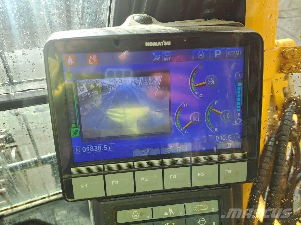 Komatsu PC490LC-11 Roomikekskavaatorid