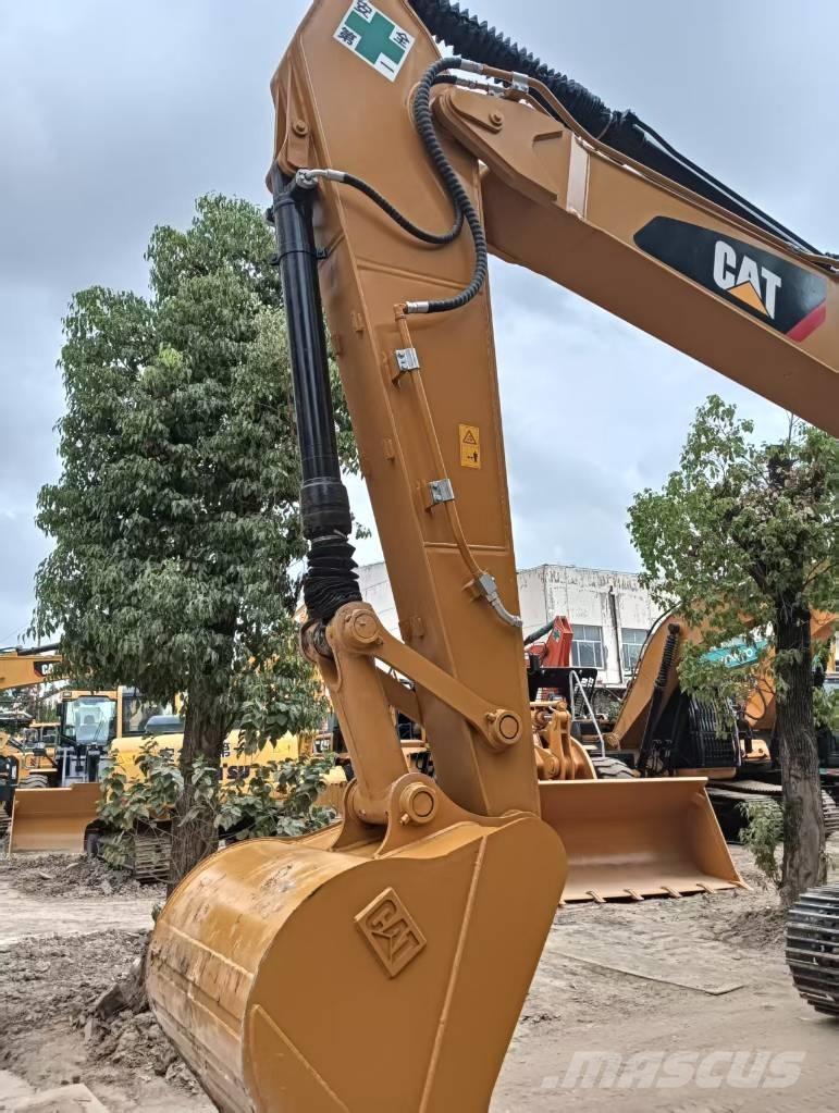 CAT 320 D Roomikekskavaatorid