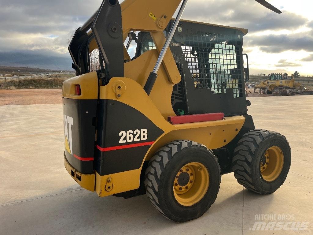 CAT 262 B Kompaktlaadurid