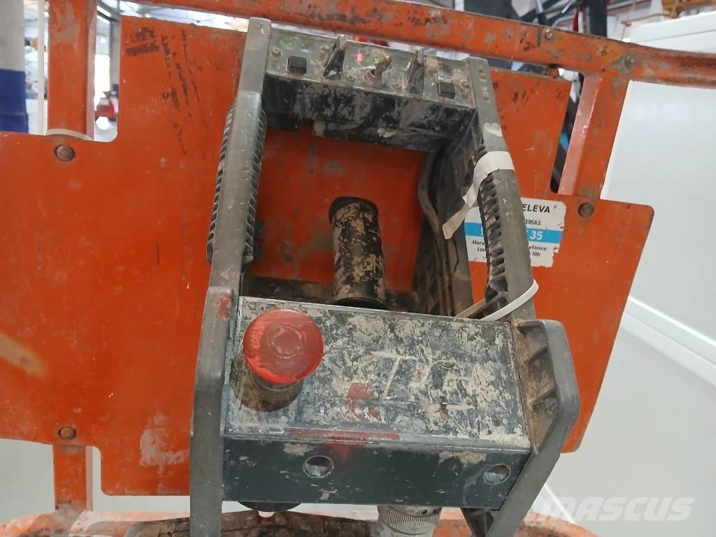 JLG 1930 ES Käärtõstukid