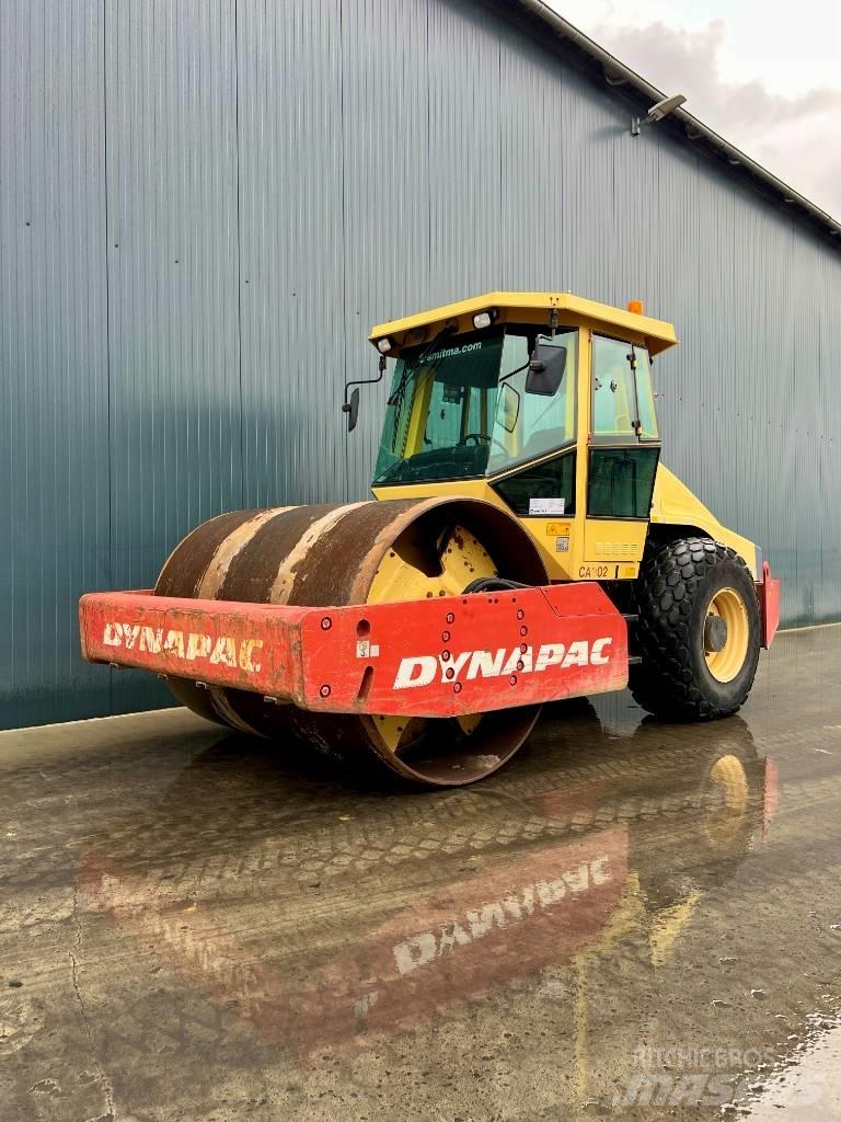 Dynapac CA302D Ühe trumliga rullid