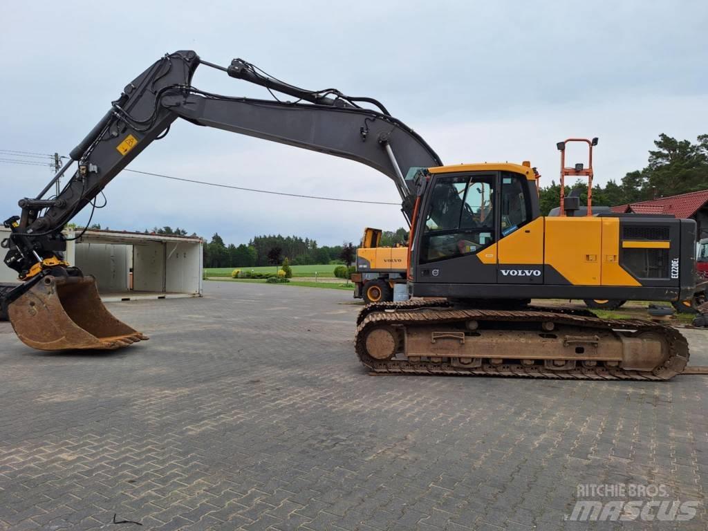 Volvo EC 220 EL Roomikekskavaatorid