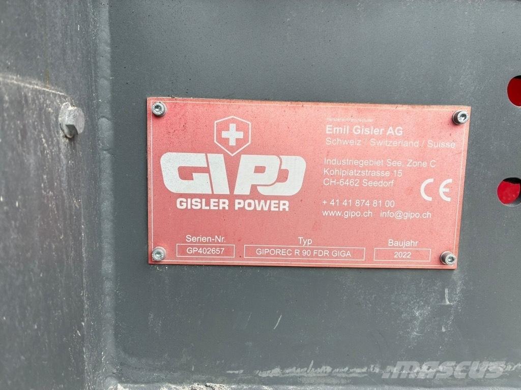 GIPO P090 GIGA Iseliikuvad purustid