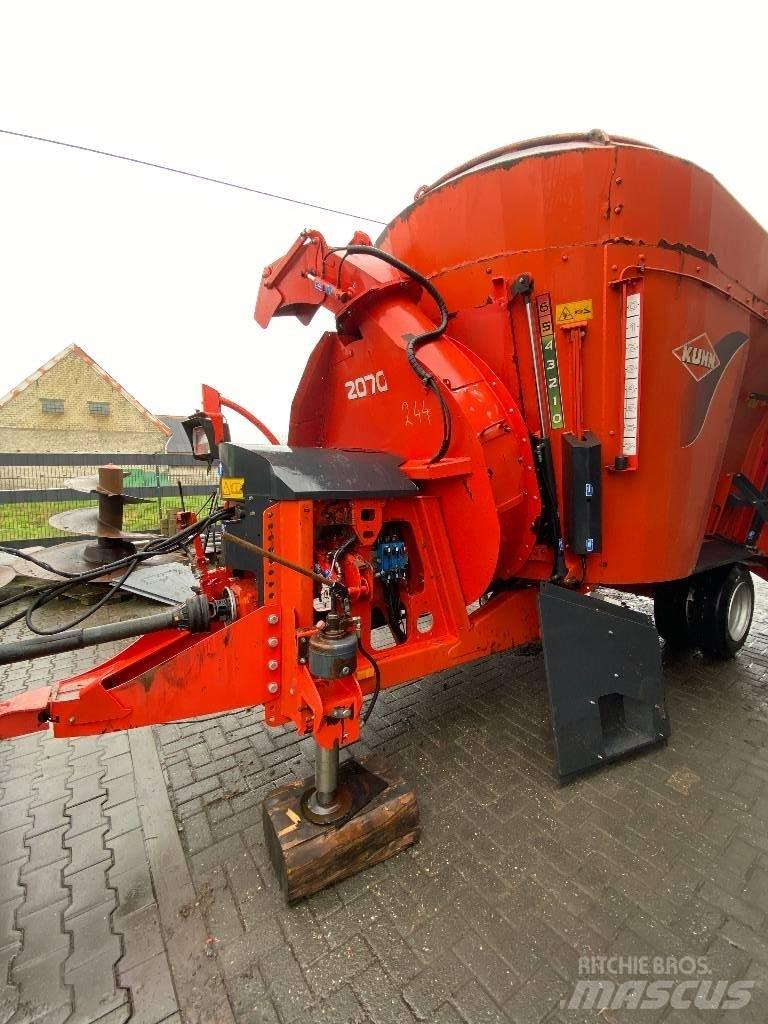 Kuhn Typ 2070 Söödajagajad/mikserid