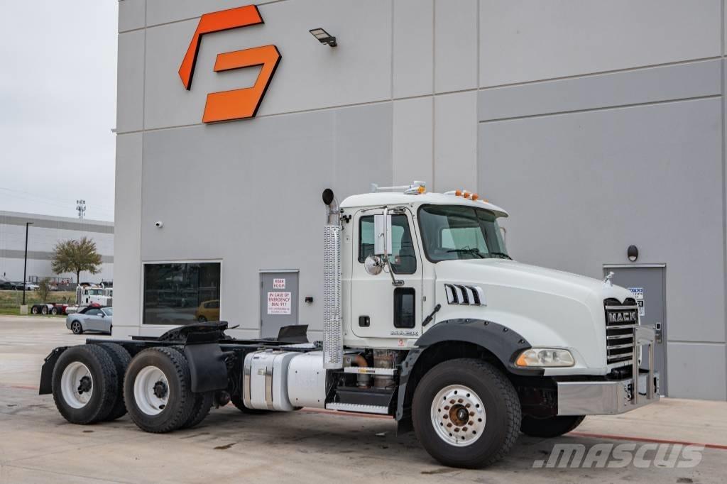 Mack Granite GU 813 Sadulveokid
