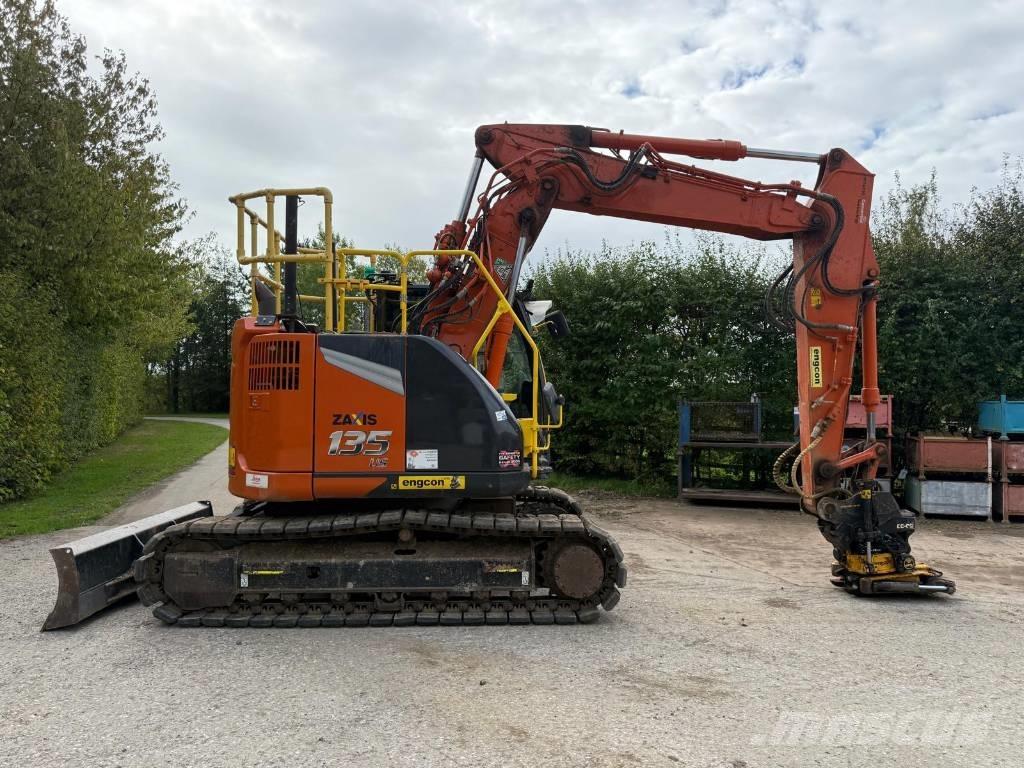 Hitachi ZX 135 US-7 Roomikekskavaatorid