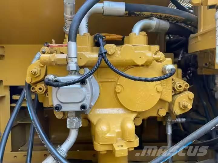 CAT 320 C Roomikekskavaatorid