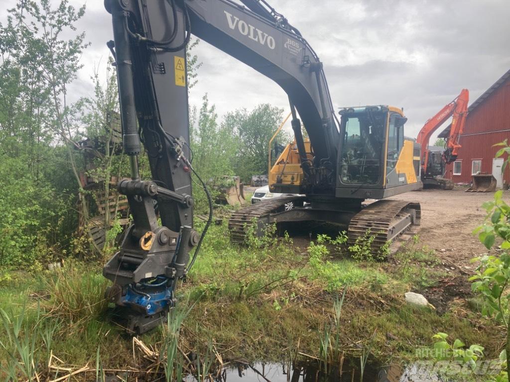 Volvo EC 250 EL Roomikekskavaatorid