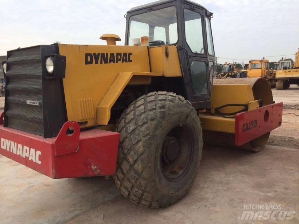 Dynapac CA 251 D Ühe trumliga rullid