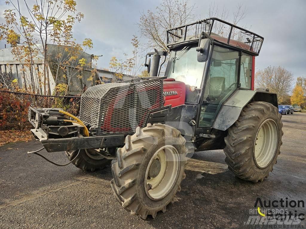 Valtra A 93H Traktorid