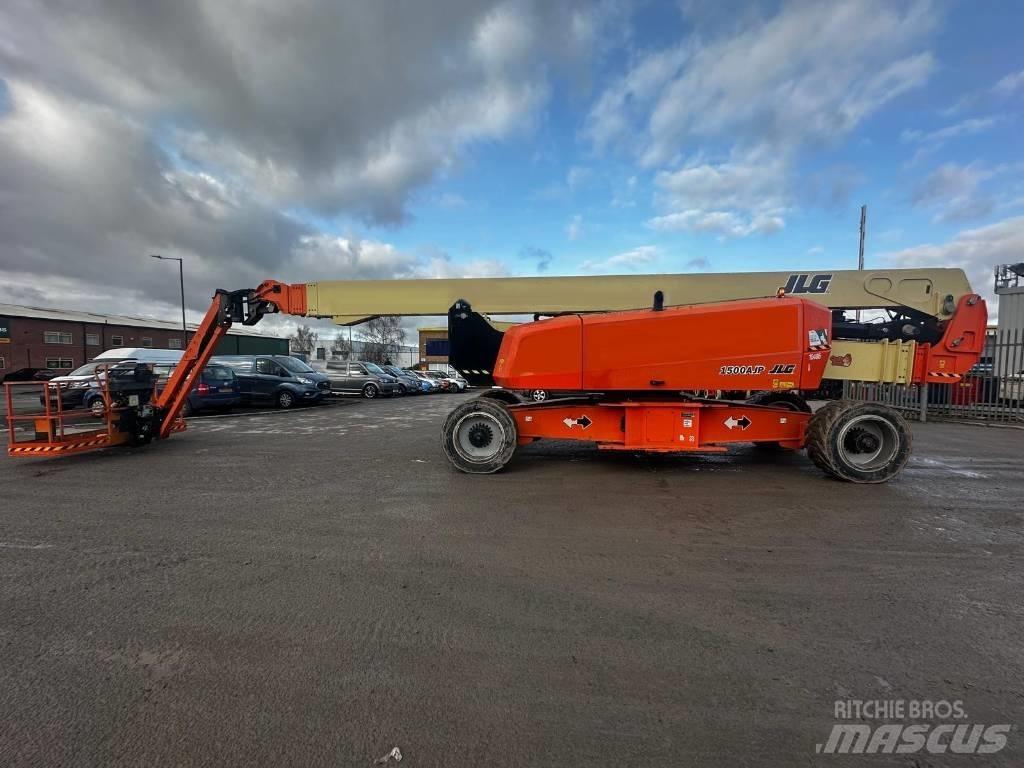 JLG 1500AJP Iseliikuvad poomtõstukid