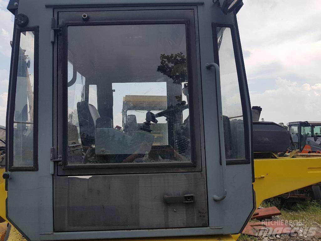 Bomag BW 184 AD Kabiinid