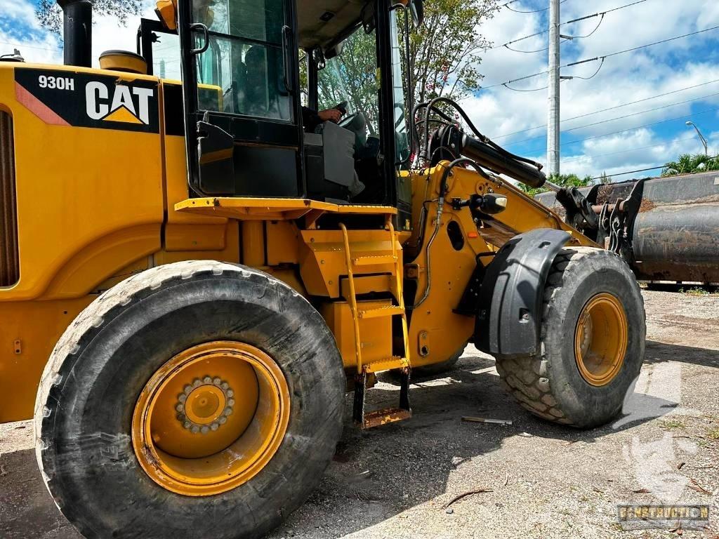 CAT 930 H Rataslaadurid