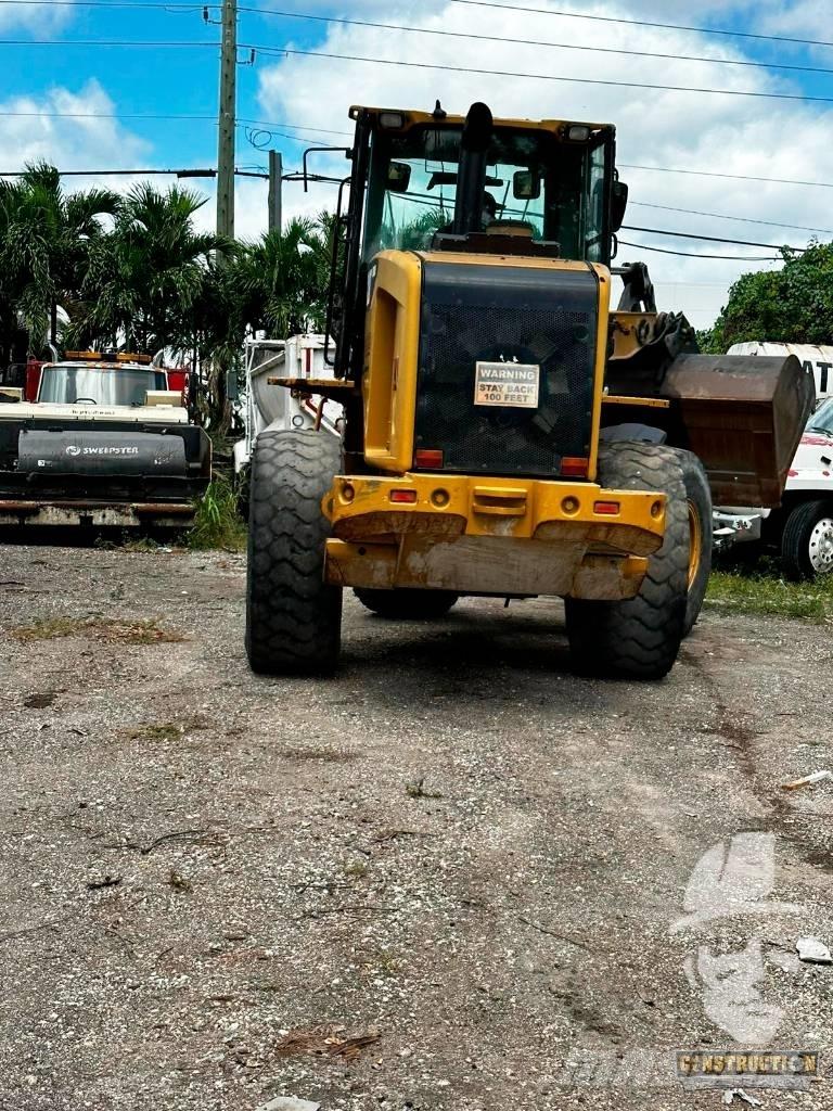 CAT 930 H Rataslaadurid